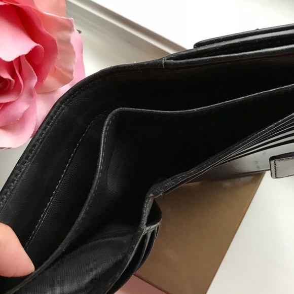 ❌💯 Gucci Bifold Wallet - Picture 7 of 8